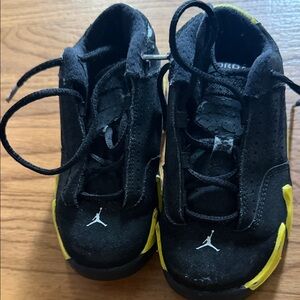 Jordan Kids Black and Yellow Sneakers